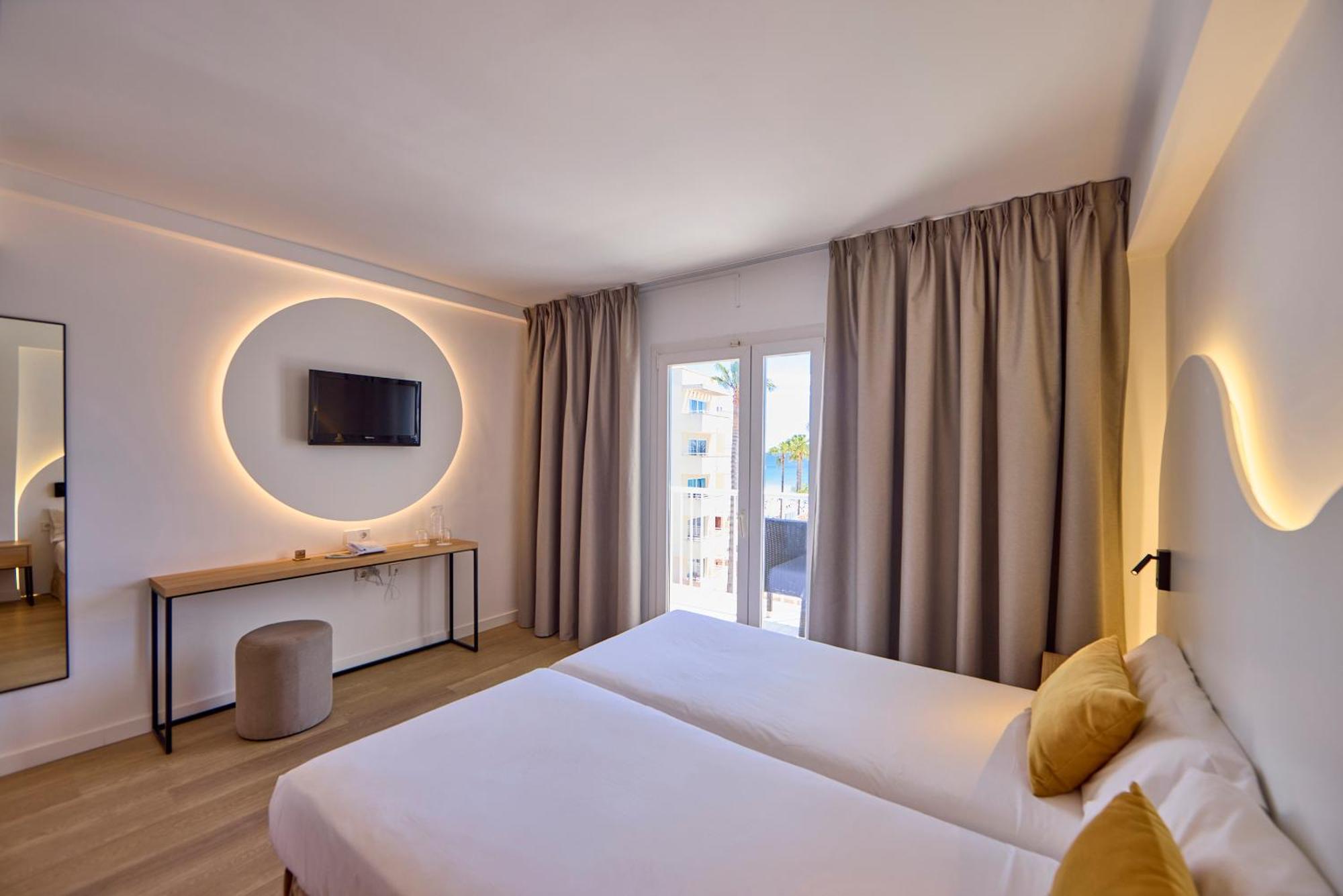 Universal Hotel Bikini Cala Millor  Exterior photo