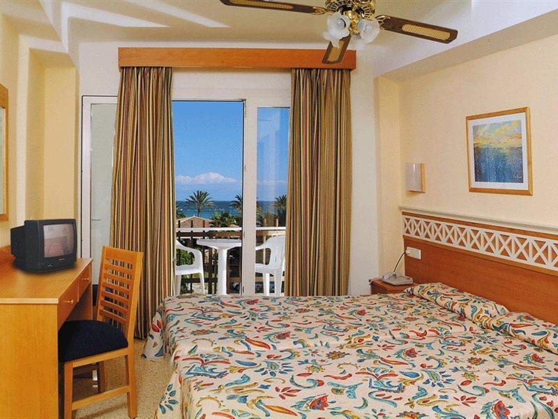 Universal Hotel Bikini Cala Millor  Exterior photo
